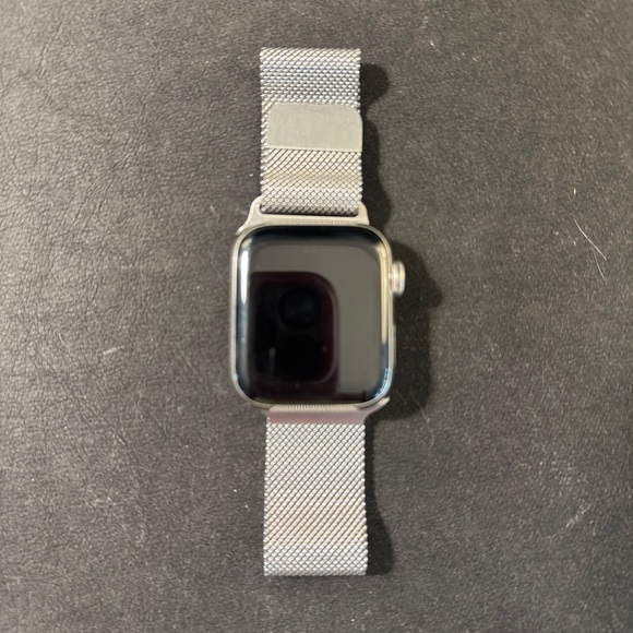Apple Watch Stainless steel 6 series with cellular and gps. W/ Milanese loop